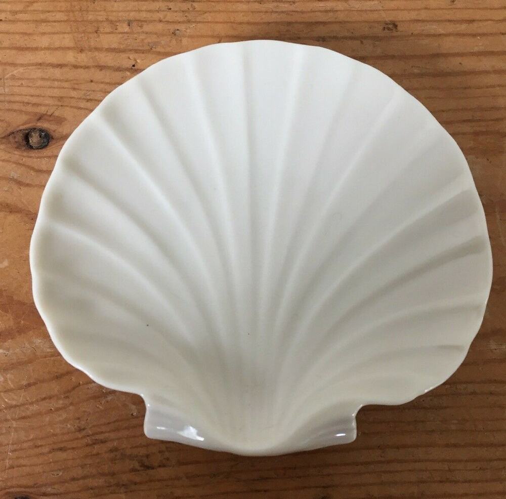 Vtg Lenox Cream Porcelain Clam Scallop Shell Small Jewelry Trinket Dish USA 4"
